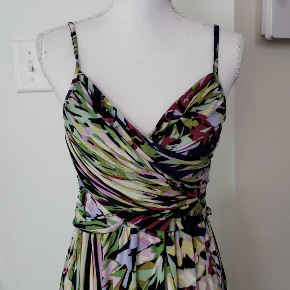 Jennifer Lopez dress - Picture 2 of 10